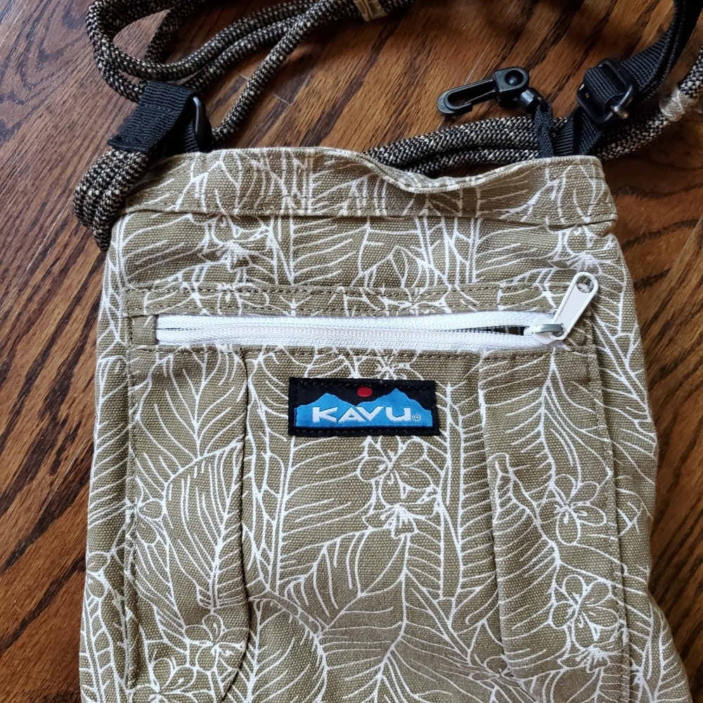 Kavu cross body.